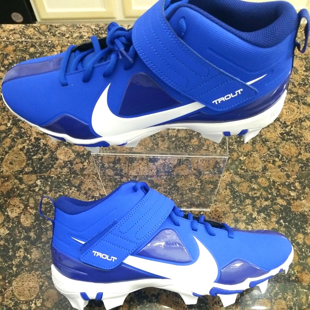 size 8 men's baseball & softball shoes